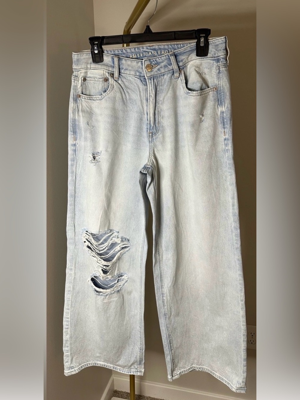 American Eagle Outfitters Light Wash Distressed Wide-Leg Jeans